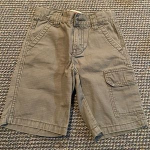 Levi’s cargo shorts. Little boys Sz 4T. Grey. Used 2x. Fast shipping.